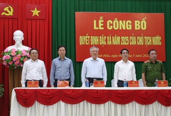 Hơn 8.000 phạm nhân nhận quyết định đặc xá