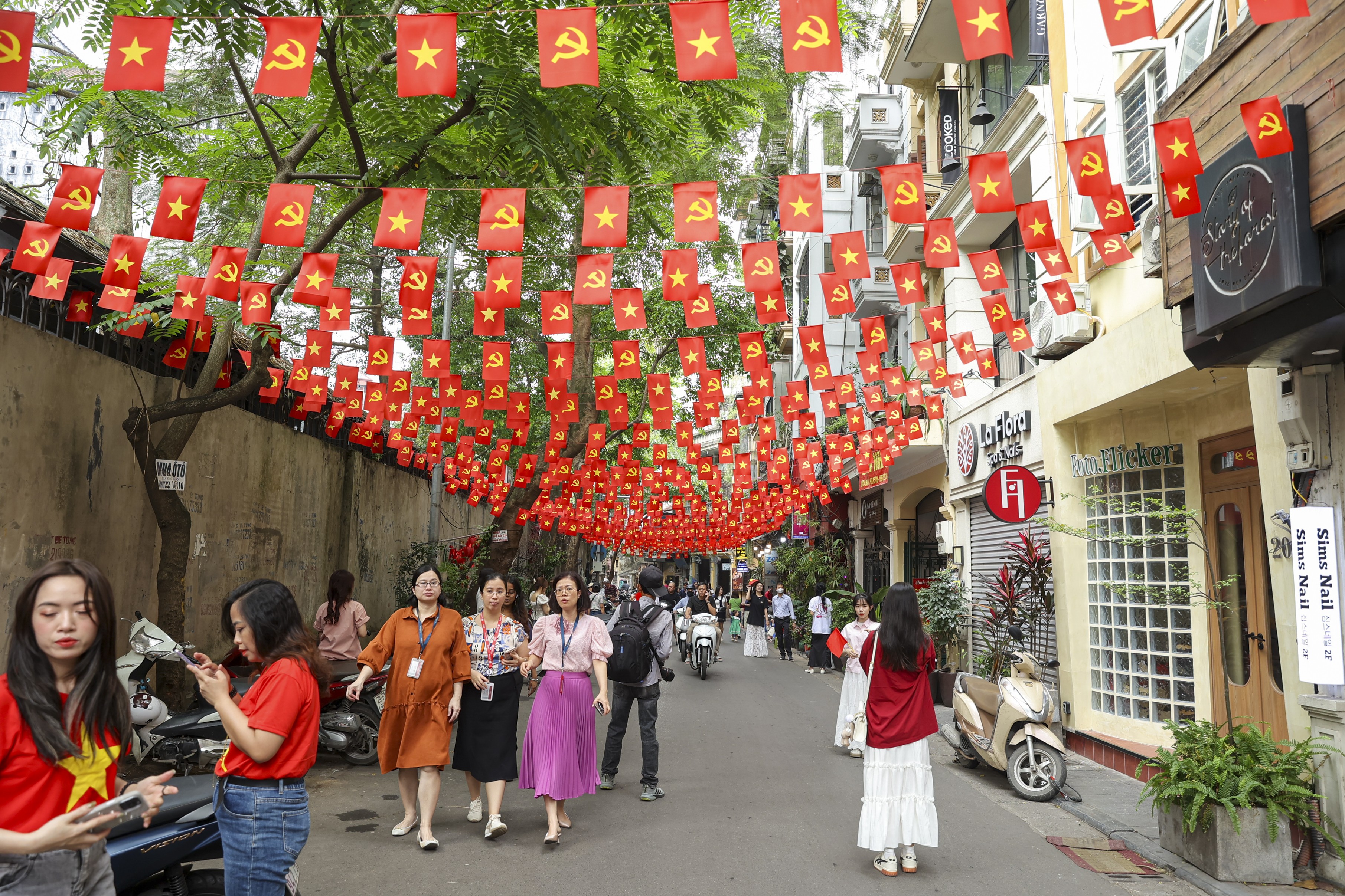 Thời tiết hôm nay (2/5): Không khí lạnh suy yếu, miền Bắc tăng nhiệt