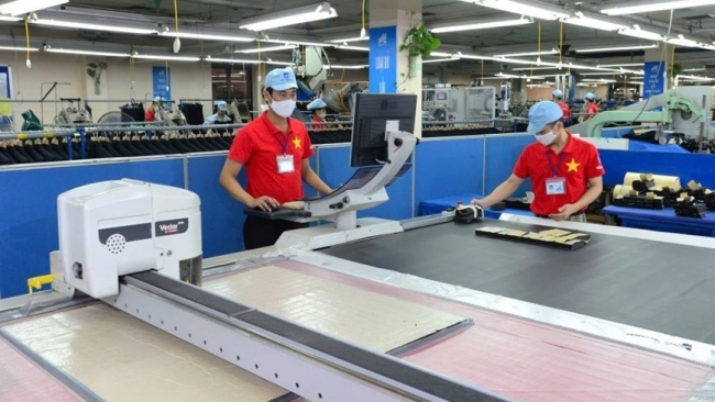 Từ nền kinh tế lạc hậu đến mục tiêu tăng trưởng hai con số