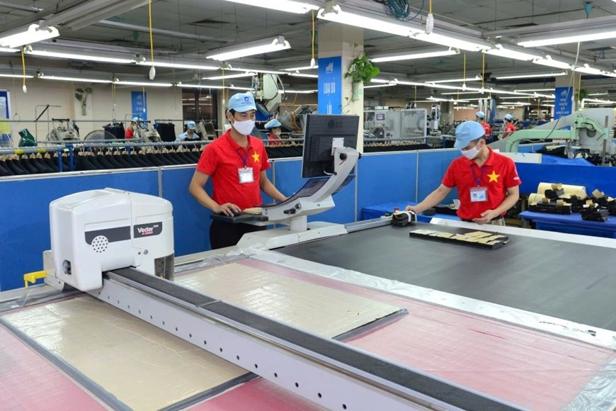 Hoạt động sản xuất tại Tổng công ty Cổ phần May 10.  (Ảnh: Báo Quân đội nhân dân)