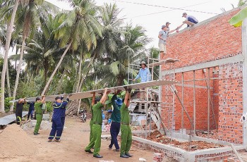 Đẩy mạnh mục tiêu xóa nhà tạm, nhà dột nát tại Vĩnh Long, Trà Vinh