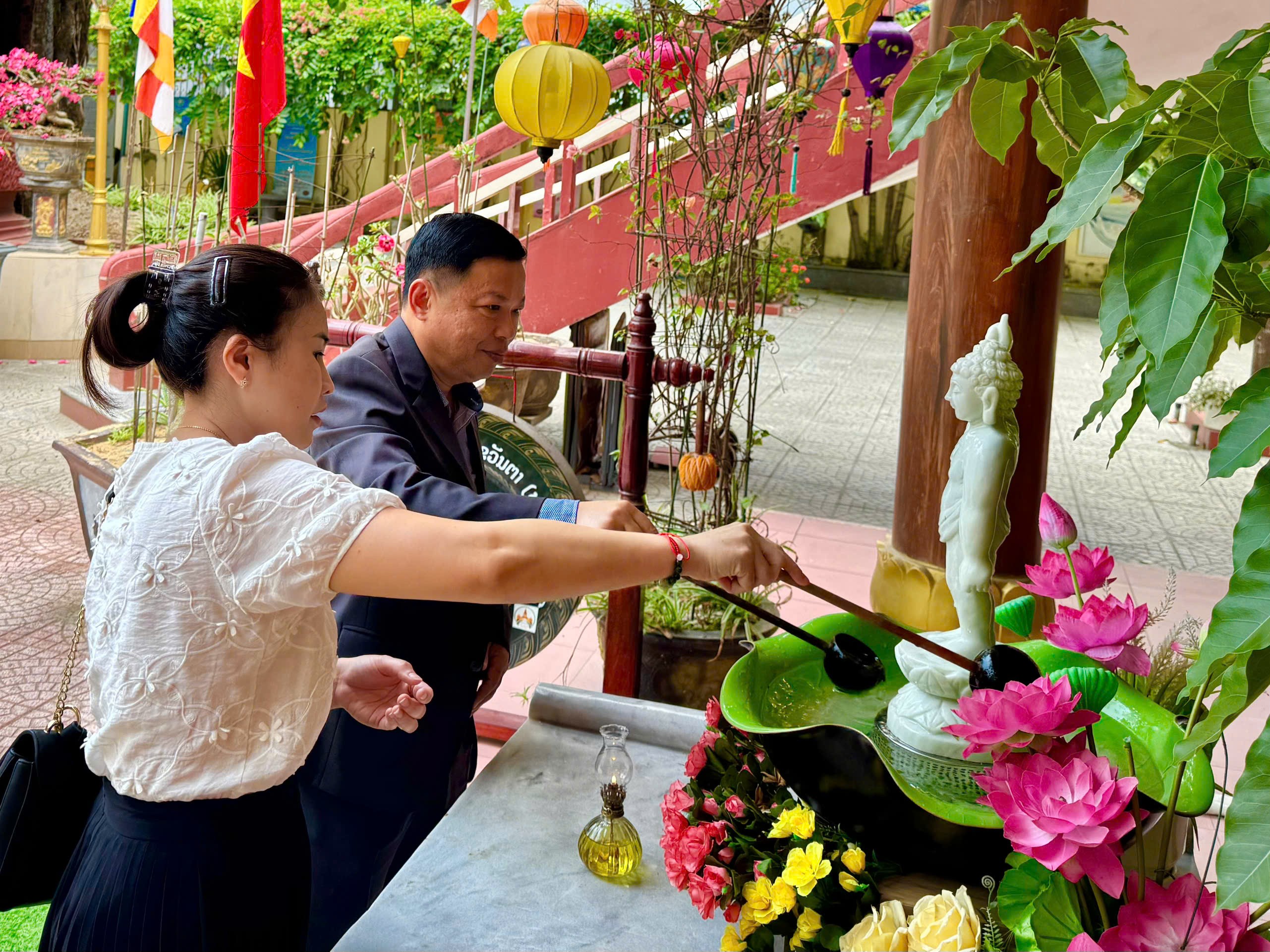 Liên hiệp các tổ chức hữu nghị thành phố Đà Nẵng thăm và chúc mừng Đại lễ Phật đản 2569 tại Chùa Tam Bảo