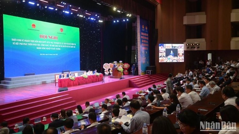 Triển khai Nghị quyết 57-NQ/TW về khoa học và công nghệ trong nông nghiệp