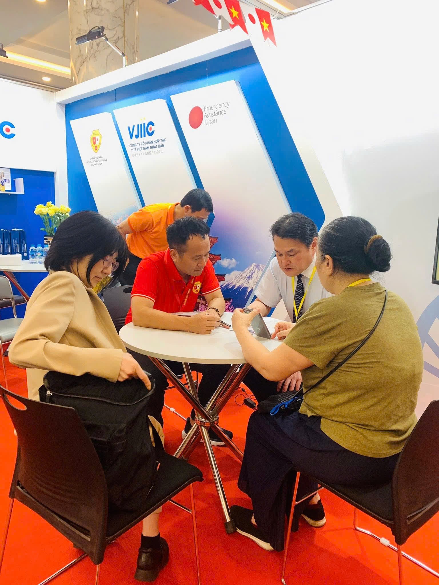 GS.TS.BS Nagakawa Yuichi (Nhật Bản): Muốn giới thiệu đến người dân Việt Nam những phương pháp phẫu thuật tiên tiến