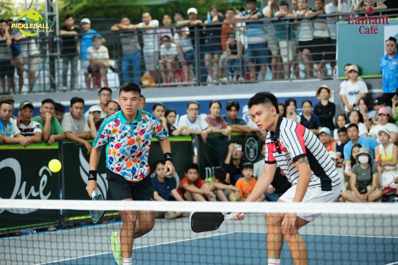 Cặp đôi Việt Nam vô địch sau trận pickleball kinh điển trên sân Gia Lai