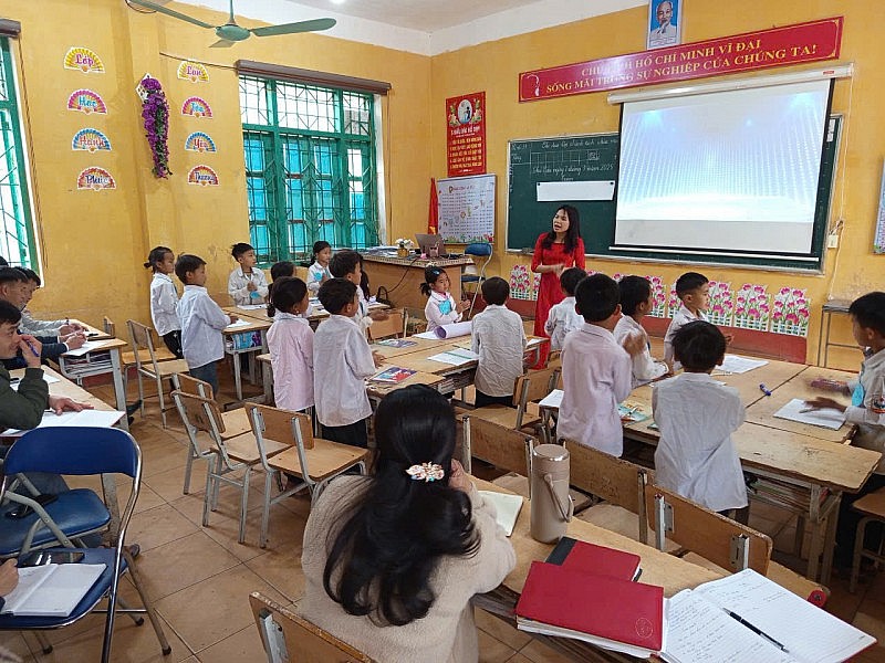 Trường Phổ thông Dân tộc Bán trú Tiểu học Nậm Vì - Nơi chắp cánh ước mơ cho học trò vùng khó