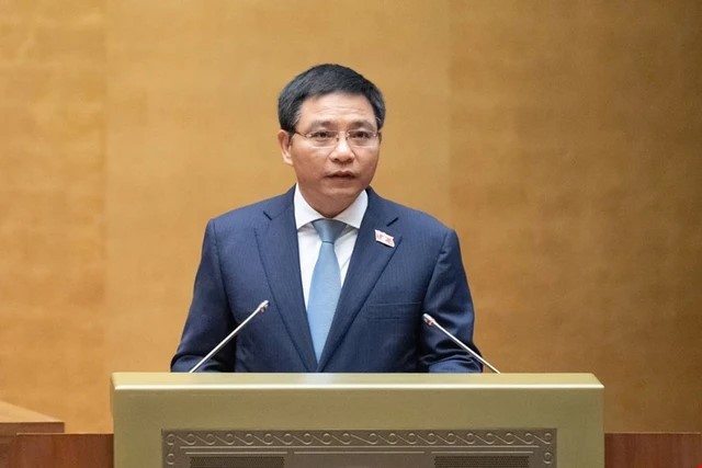 Bộ trưởng Tài chính Nguyễn Văn Thắng trình bày tờ trình của Chính phủ về việc giảm thuế giá trị gia tăng