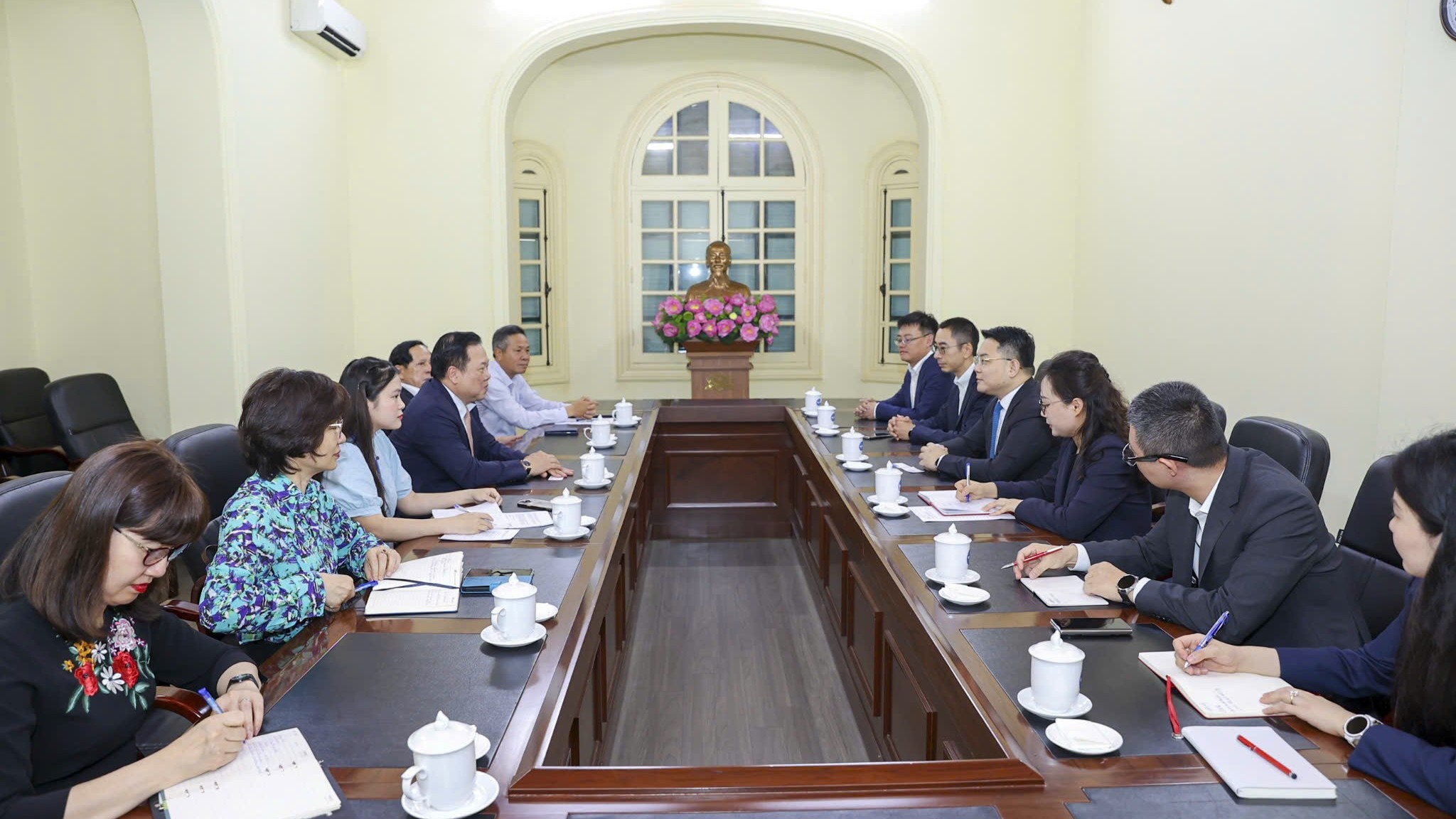Doanh nghiệp Việt - Trung cần đẩy mạnh hợp tác nghiên cứu, đào tạo nhân lực công nghệ cao