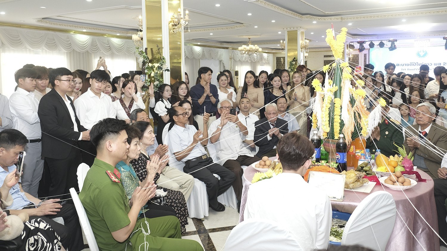 Học sinh Lào được chăm sóc ở Thái Bình