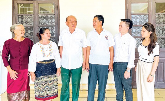 Học sinh Lào được chăm sóc ở Thái Bình