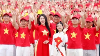 50 nam thong nhat dat nuoc viet nam la minh chung cho y chi tu luc tu cuong