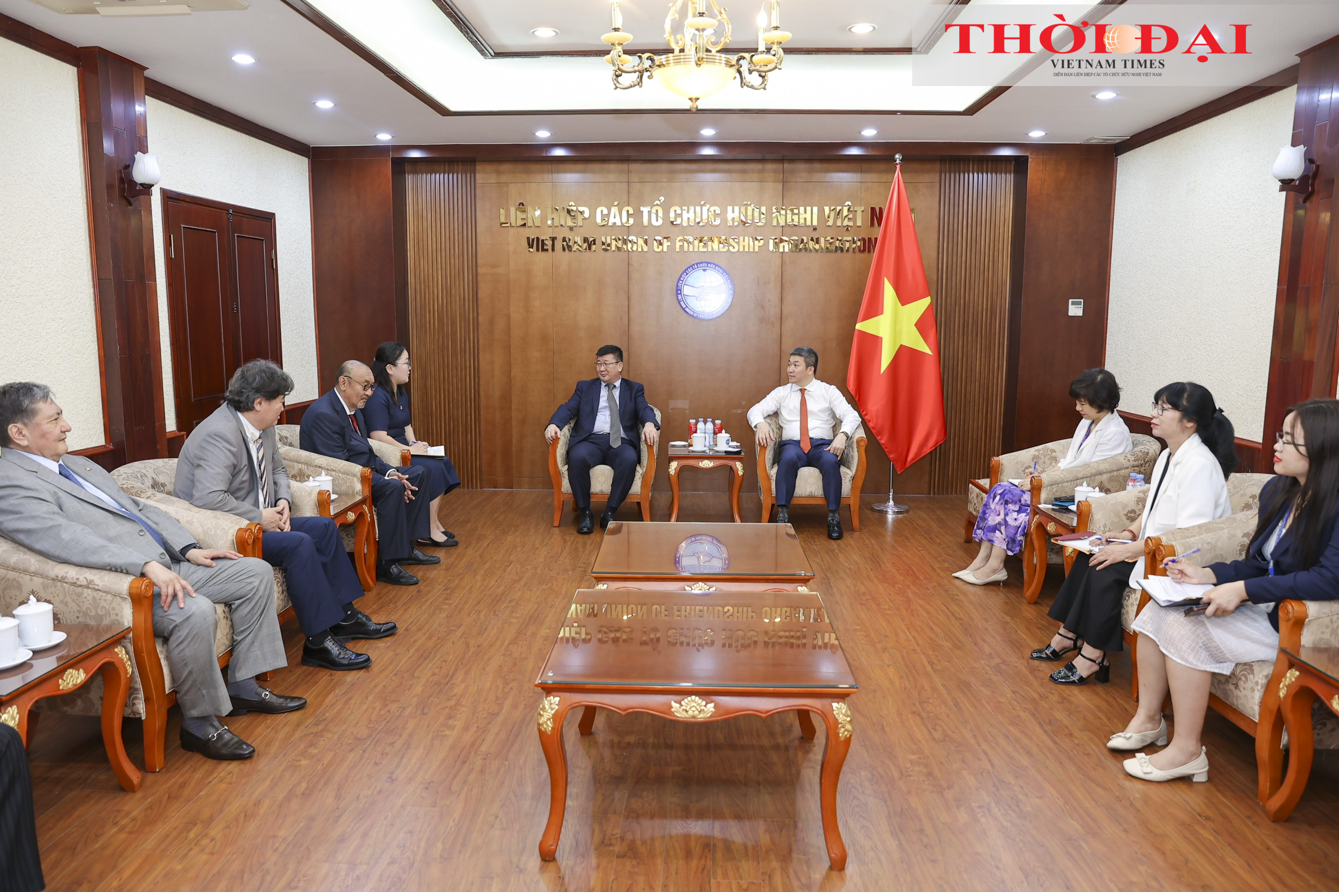 Cuộc tiếp Đoàn cán bộ ngoại giao hưu trí Mông Cổ. (Ảnh: Đinh Hòa)