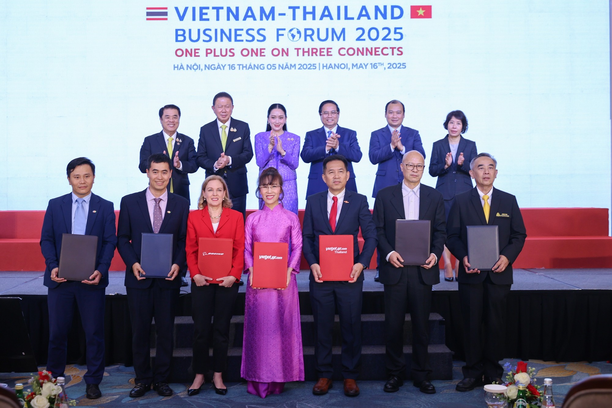 Thủ tướng Phạm Minh Chính và Thủ tướng Thái Lan Paetongtarn Shinawatra chứng kiến
