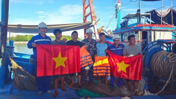 Khắc phục thành công sự cố hệ thống tời lưới cho tàu cá ở đảo Trường Sa