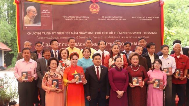 Sách song ngữ “Bác Hồ ở Thái Lan”: Tư liệu quý về Bác và biểu tượng sống động của tình hữu nghị Việt - Thái