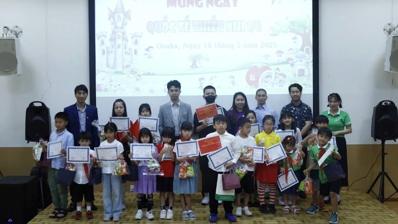 Quê hương Việt Nam qua tranh vẽ của thiếu nhi kiều bào Nhật Bản