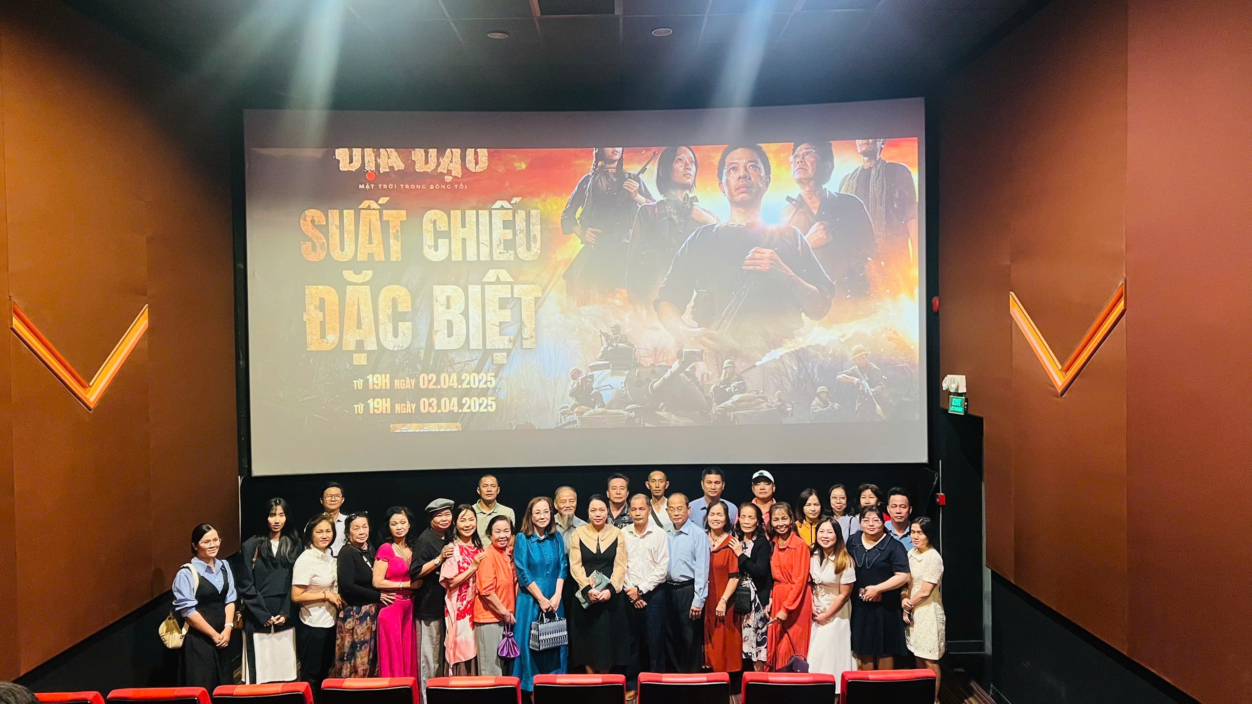 Tổ chức chiếu phim “Địa đạo: Mặt trời trong bóng tối” cho kiều bào TP.HCM