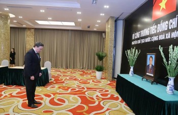Bạn bè quốc tế chia buồn nguyên Chủ tịch Trần Đức Lương từ trần