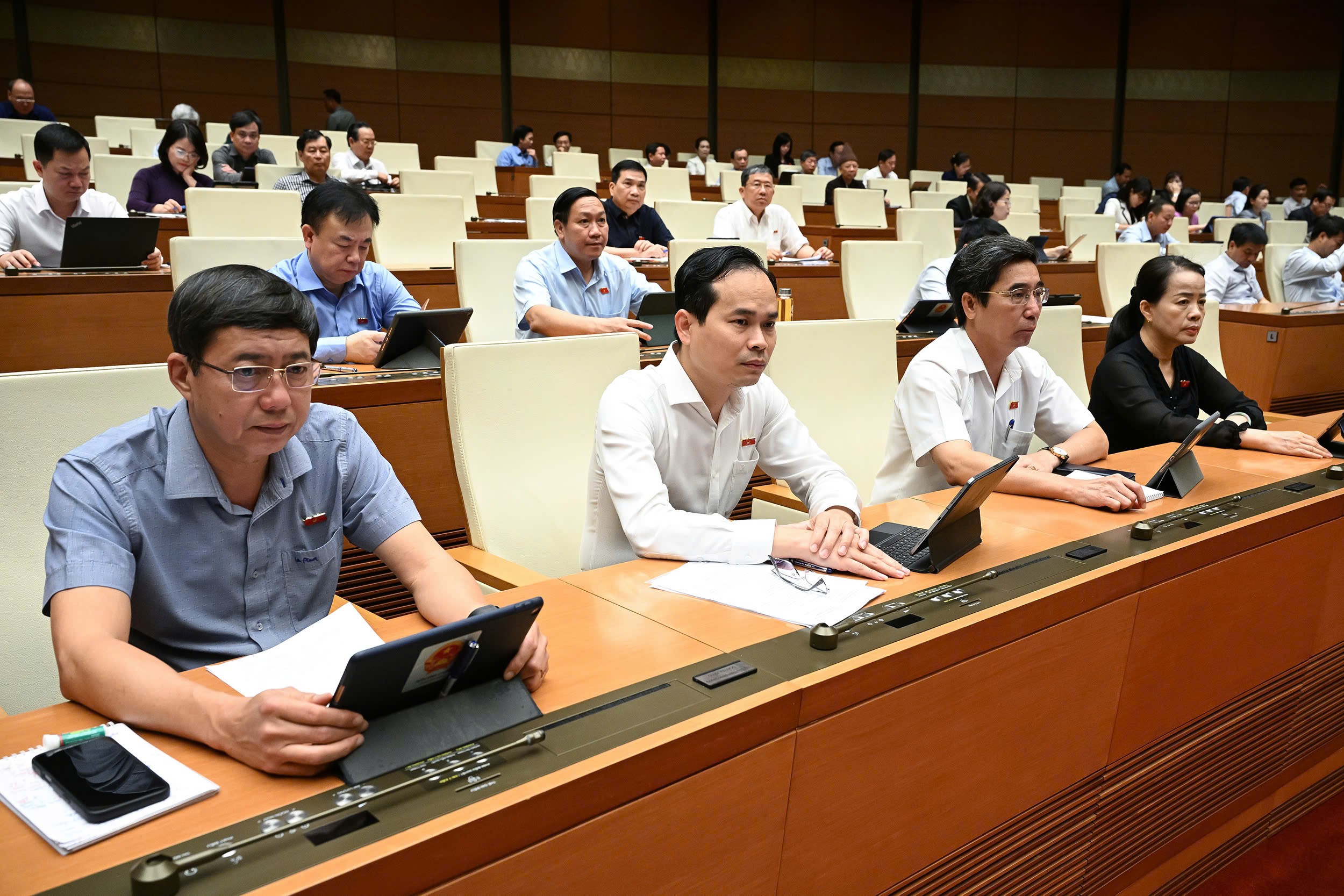 Các đại biểu Quốc hội tham dự Phiên thảo luận