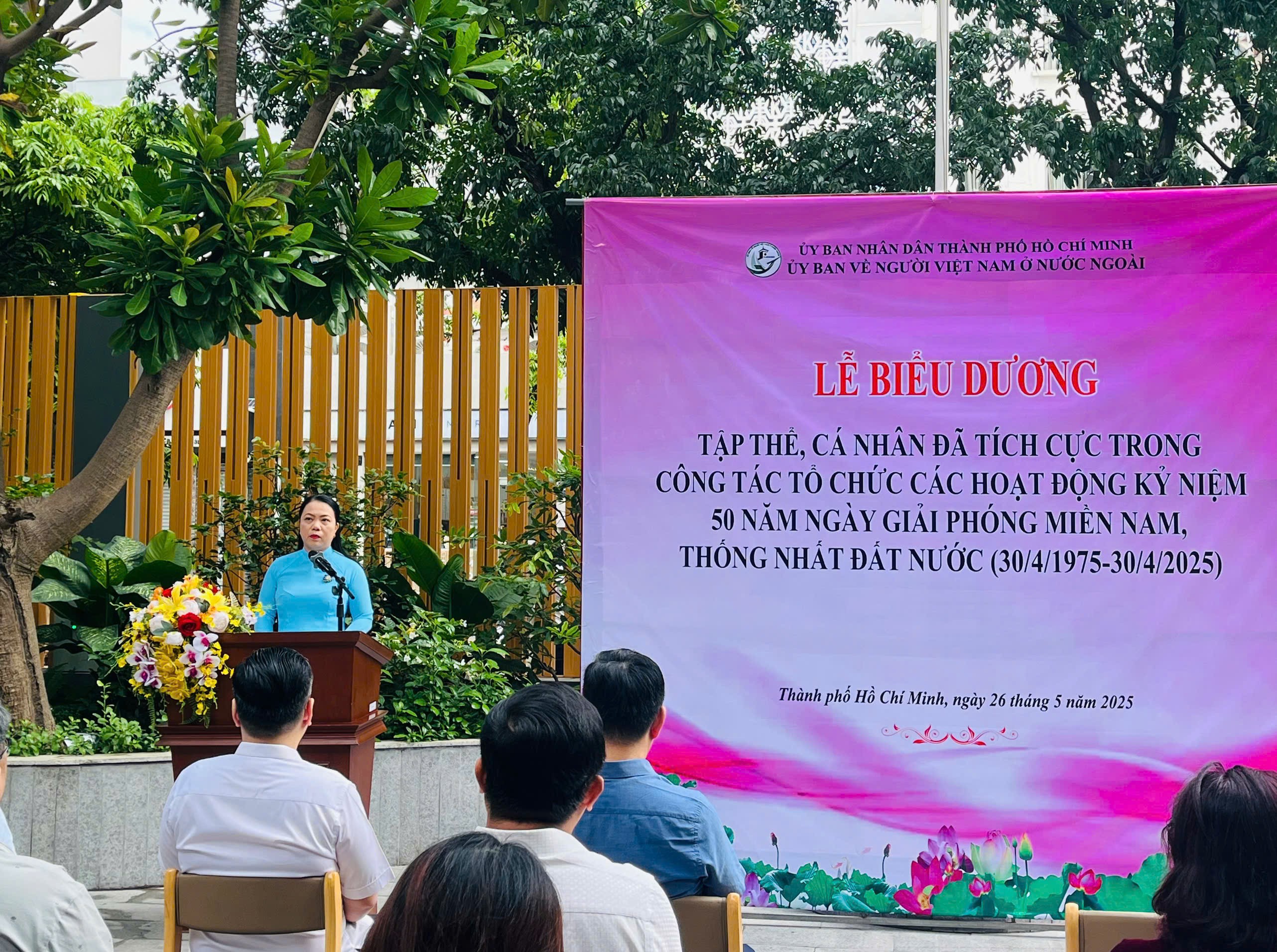 TP Hồ Chí Minh biểu dương đóng góp của báo chí trong công tác người Việt Nam ở nước ngoài
