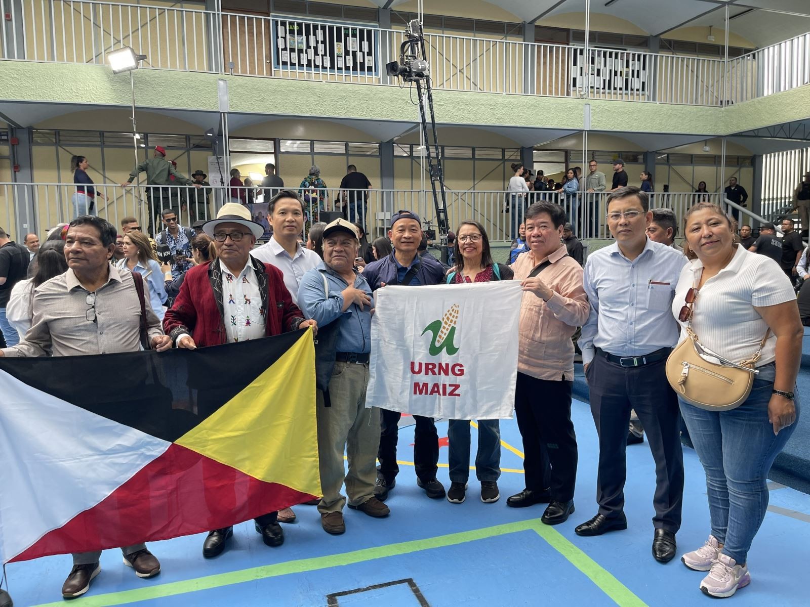 Bầu cử ở Venezuela: Những điều "mắt thấy, tai nghe"