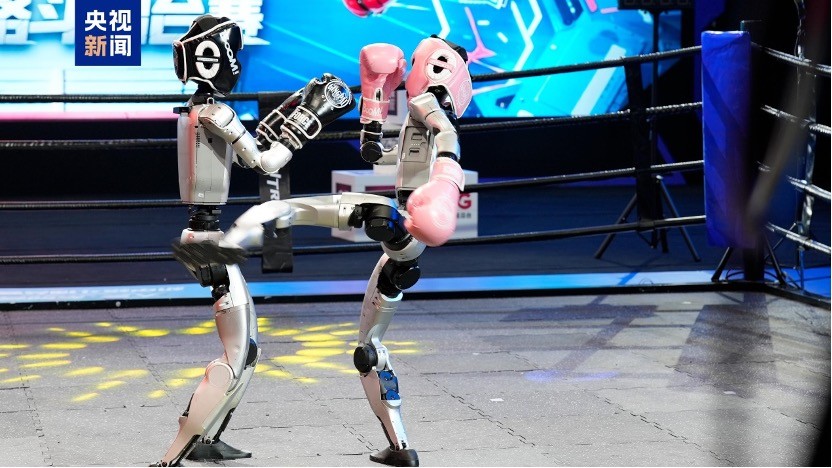 Đài CMG tổ chức giải đấu robot hình người đối kháng đầu tiên trên thế giới