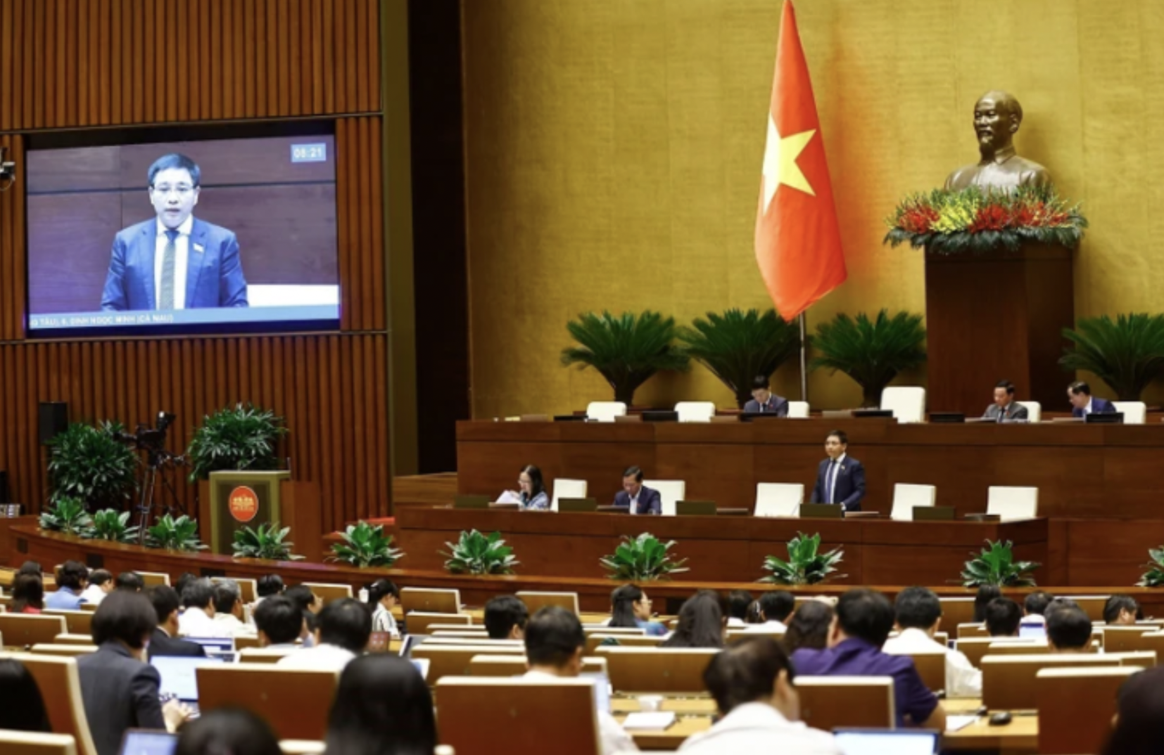 Quốc hội thảo luận giảm thuế VAT, đề xuất kéo dài đến hết năm 2026