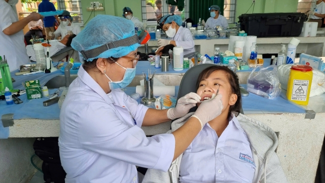 Tổ chức COPI (Mỹ) khám miễn phí cho gần 1.000 người tại Quảng Nam