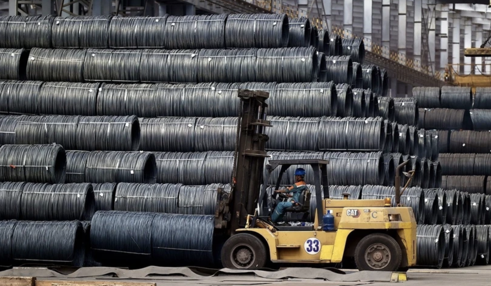 Năm 2025, chỉ tiêu tăng trưởng khu vực công nghiệp-xây dựng phấn đấu đạt trên 9,5%. (Ảnh: TTXVN)