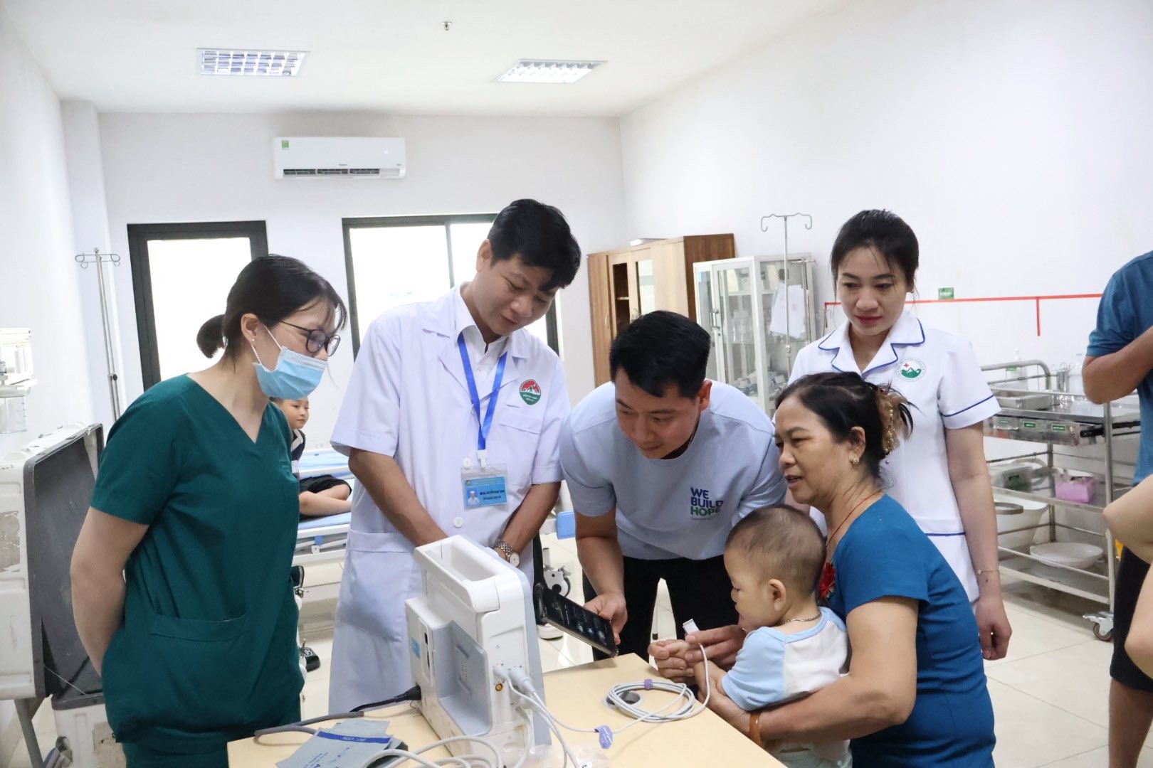 24 trẻ bị dị tật ở phía Bắc được phẫu thuật miễn phí