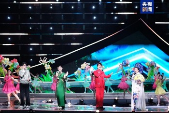 qua cau gio bay dan ca viet sau lang trong chuong trinh tet doan ngo cua dai cmg