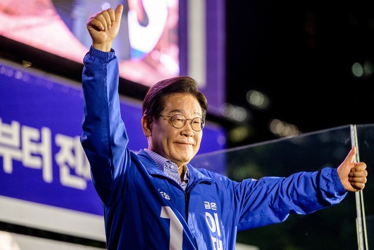 Ông Lee Jae Myung tranh cử tại Seoul ngày 2/6. (Ảnh: AFP)