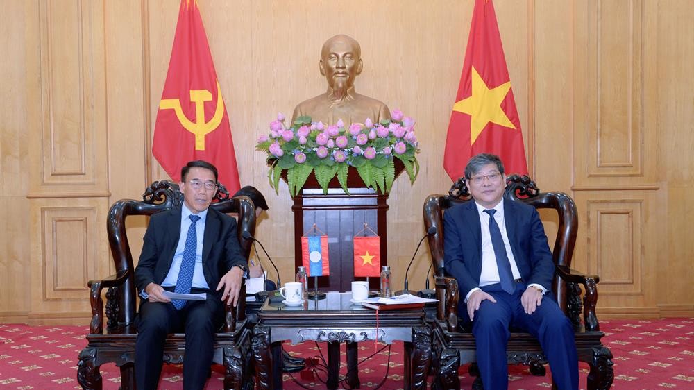 Việt Nam - Lào thúc đẩy hợp tác đào tạo cán bộ và phát triển nguồn nhân lực chất lượng cao
