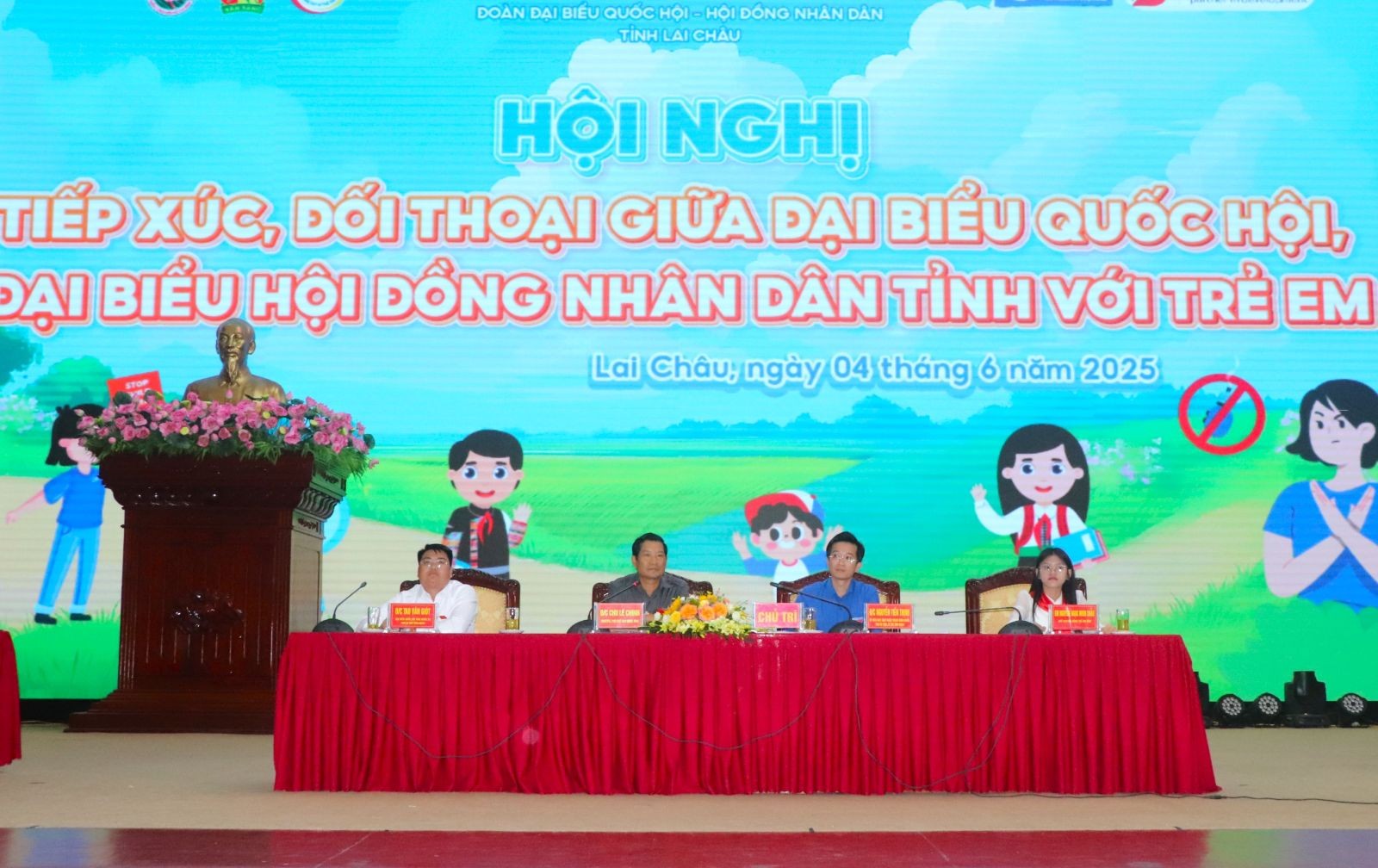 Hội nghị tiếp xúc, đối thoại giữa Đại biểu Quốc hội, Đại biểu HĐND tỉnh Lai Châu với Trẻ em năm 2025