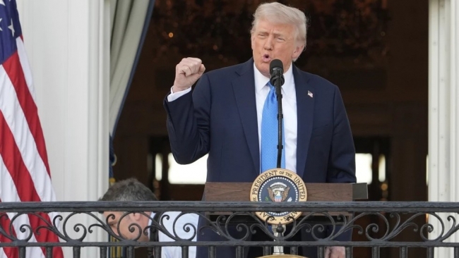 Ông Trump cấm và hạn chế nhập cảnh đối với công dân 19 quốc gia, đình chỉ nhập cảnh sinh viên quốc tế vào Harvard