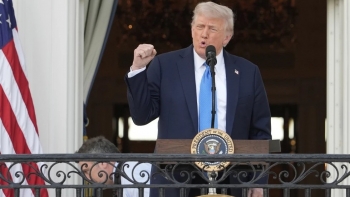 Ông Trump cấm và hạn chế nhập cảnh đối với công dân 19 quốc gia, đình chỉ nhập cảnh sinh viên quốc tế vào Harvard