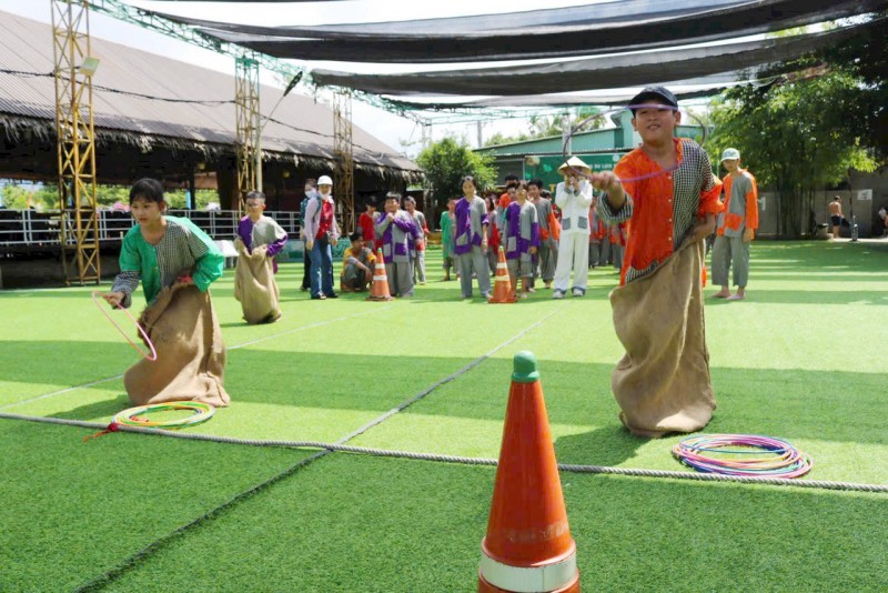 Cần Thơ trao gần 500 suất học bổng cho con em người lao động vượt khó