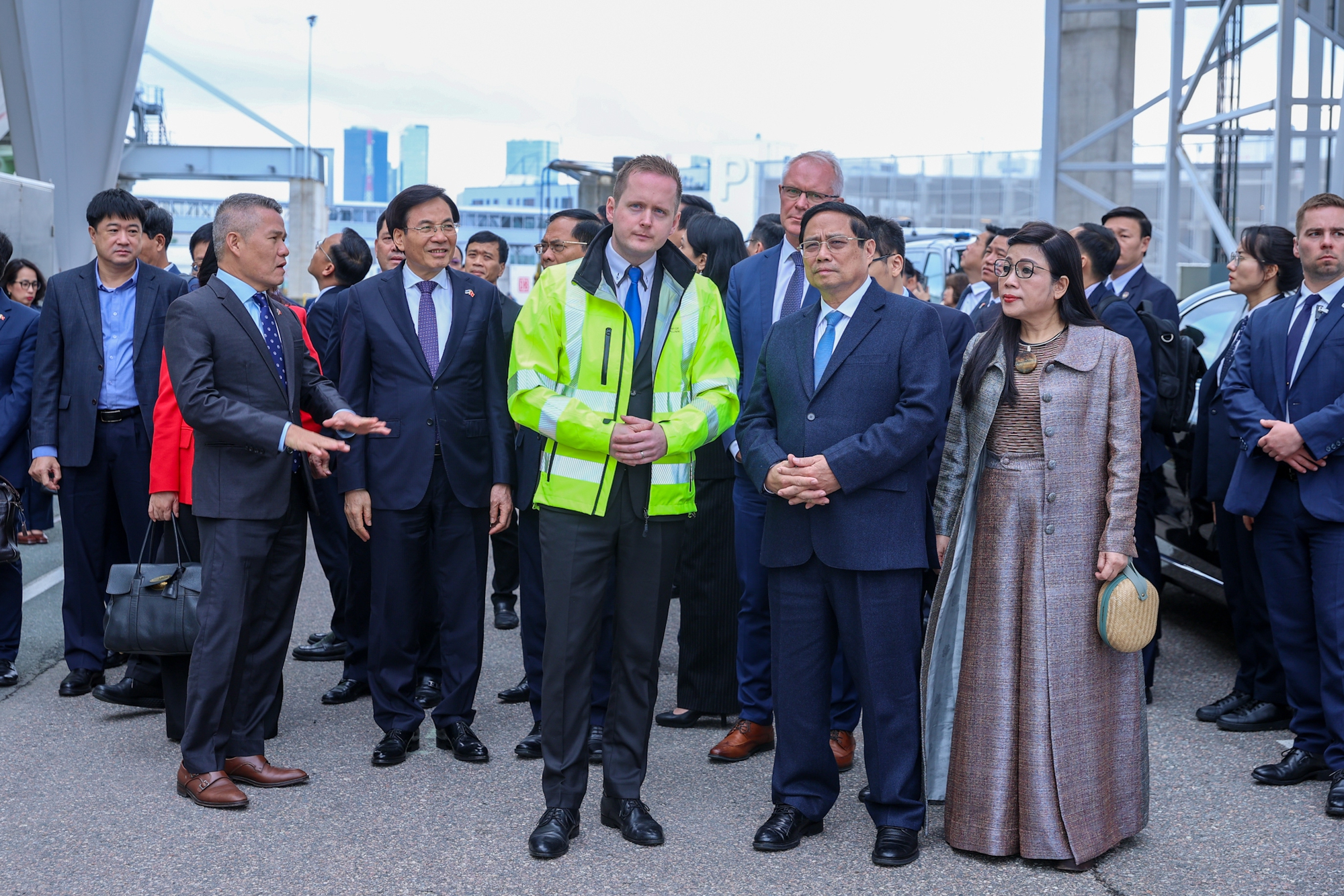 Thủ tướng thăm cảng biển hàng đầu vùng Baltic và tìm hiểu kinh nghiệm phát huy giá trị di sản ở Estonia