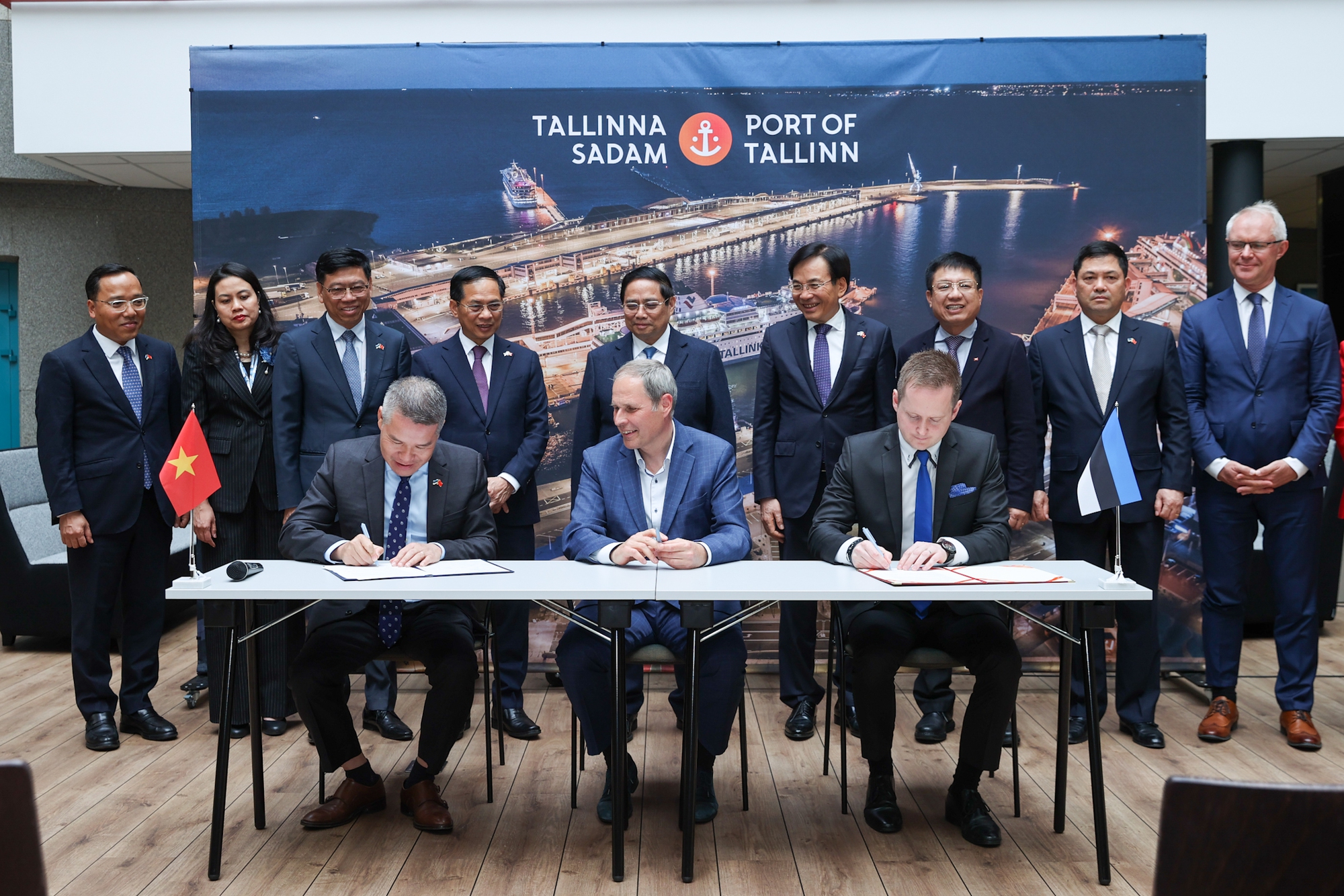 Thủ tướng thăm cảng biển hàng đầu vùng Baltic và tìm hiểu kinh nghiệm phát huy giá trị di sản ở Estonia