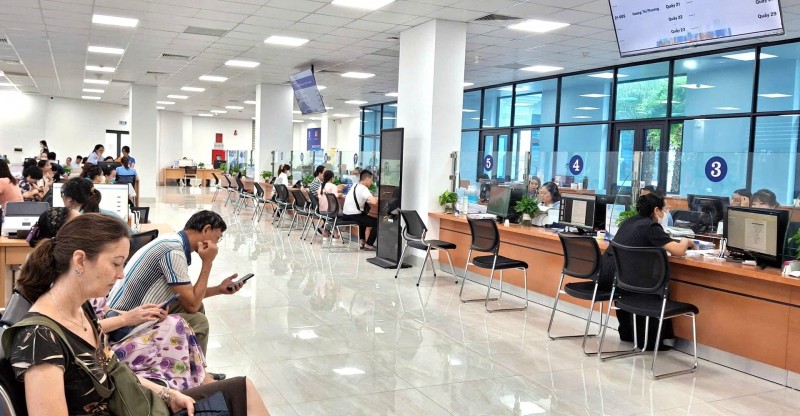 Người dân và doanh nghiệp thực hiện các thủ tục trên được miễn 100% phí, lệ phí hành chính theo Nghị quyết số 07/2023/NQ-HĐND ngày 4/7/2023, áp dụng đến 31/12/2025. (Ảnh: T.L)