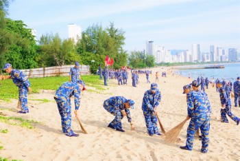 chien si hai quan huong ung ngay chu nhat xanh lan toa thong diep vi moi truong bien