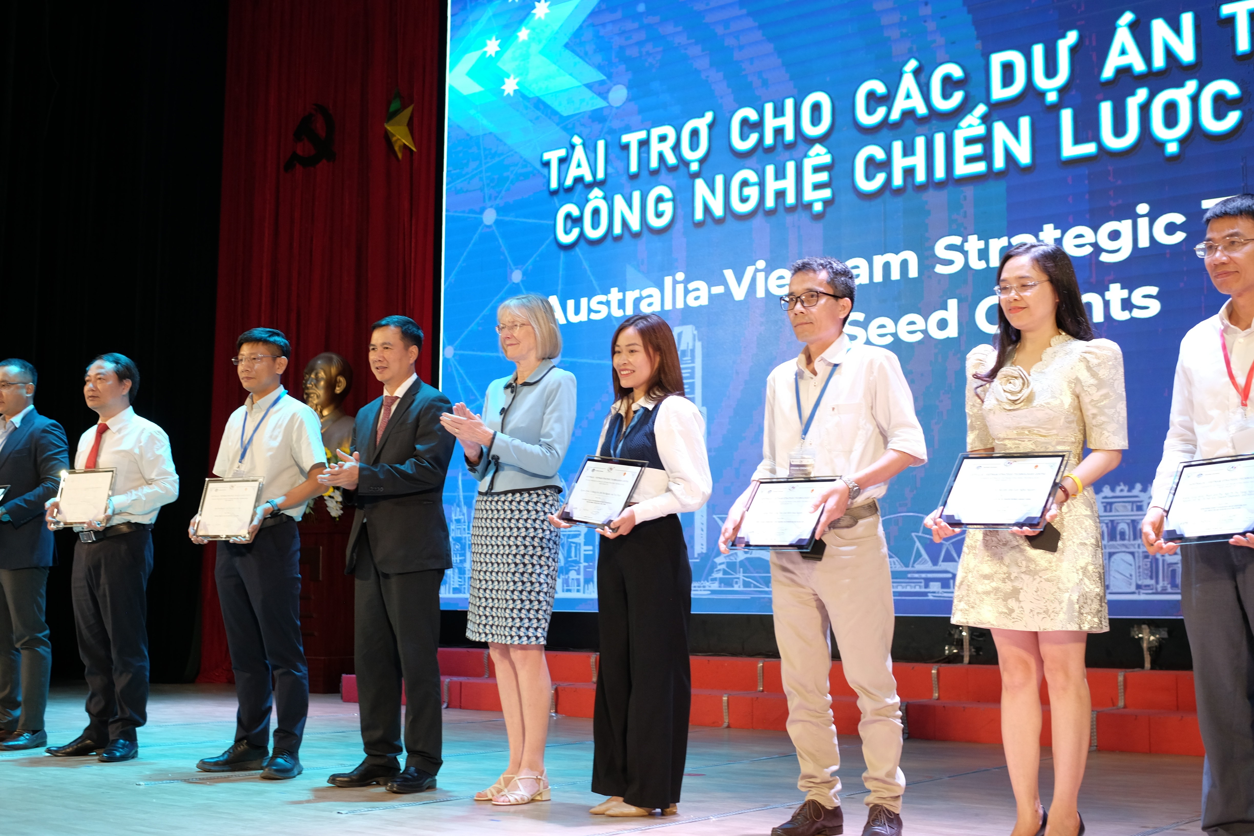 Khai trương Trung tâm công nghệ chiến lược Australia - Việt Nam