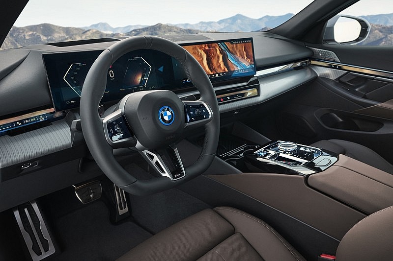 BMW 5 Series hoàn toàn mới chính thức được ra mắt tại Việt Nam