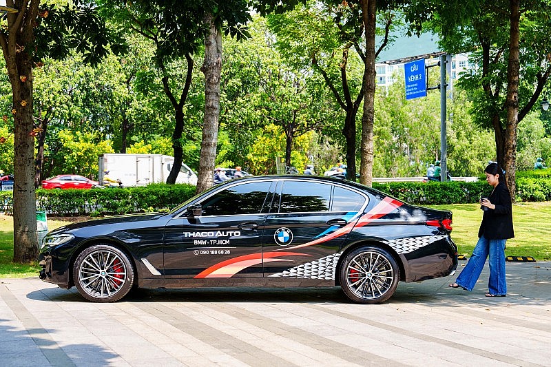 Vi vu đón hè cùng ưu đãi phụ tùng chính hãng từ BMW Việt Nam
