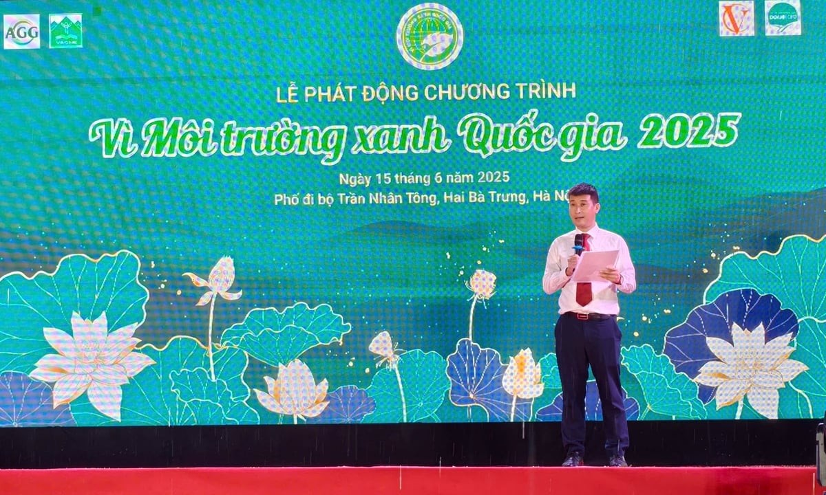 TS Hoàng Hiệp, Viện trưởng Viện Nghiên cứu Tăng trưởng xanh phát biểu khai mạc sự kiện. 