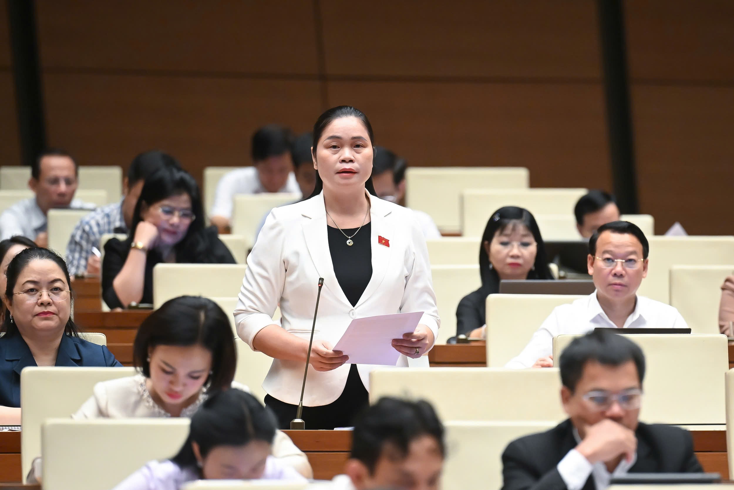Đại biểu Ma Thị Thúy, Đoàn Đại biểu Quốc hội tỉnh Tuyên Quang. (Ảnh: quochoi.vn)