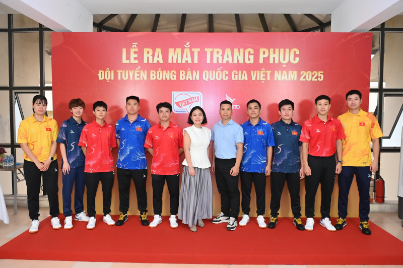 Trang phục hoa sen của Kamito sẽ đồng hành cùng đội tuyển bóng bàn quốc gia