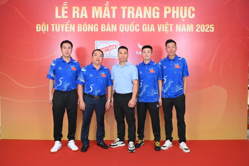 Trang phục hoa sen của Kamito sẽ đồng hành cùng đội tuyển bóng bàn quốc gia