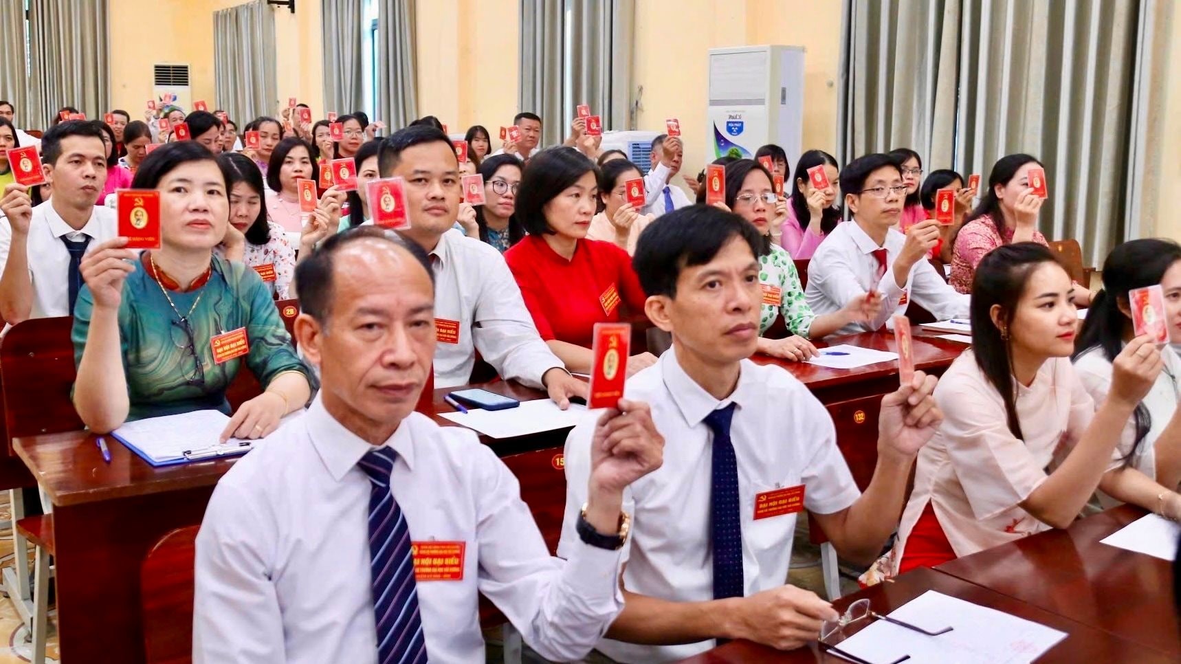Quy định và hướng dẫn thi hành Điều lệ Đảng có nhiều đổi mới đột phá