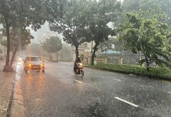 Thời tiết hôm nay (20/6): Hà Nội có mưa rào và dông
